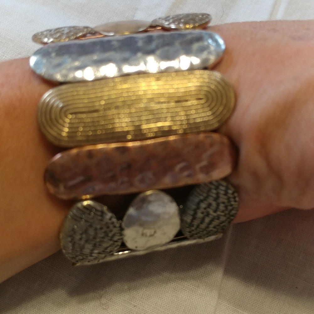 Handcrafted bracelet - Picture 3 of 3